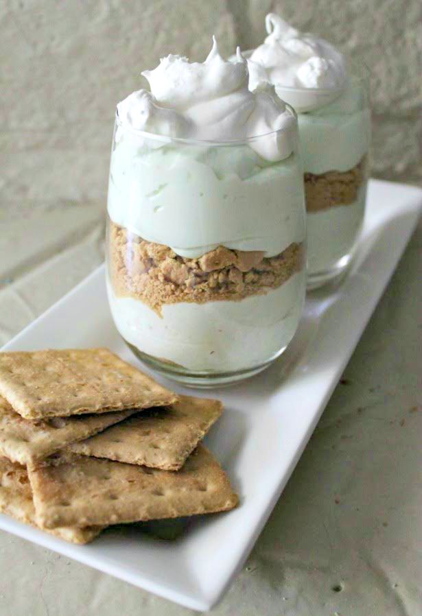 Graham cracker parfait