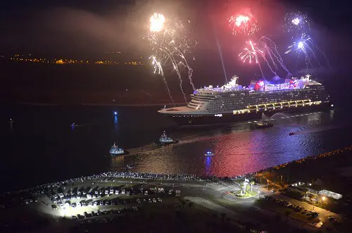 Disney Dream cruise ship makes its debut. 