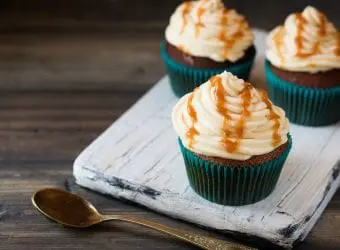 Caramel Apple Cupcakes with Cinnamon Cream Cheese Frosting