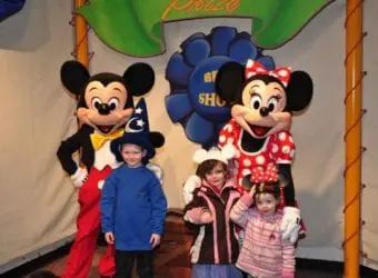Kids Meeting Mickey and Minnie 3