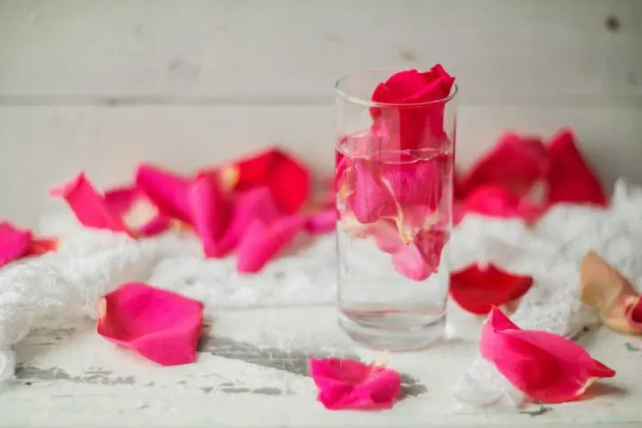 Benefits of Rosewater
