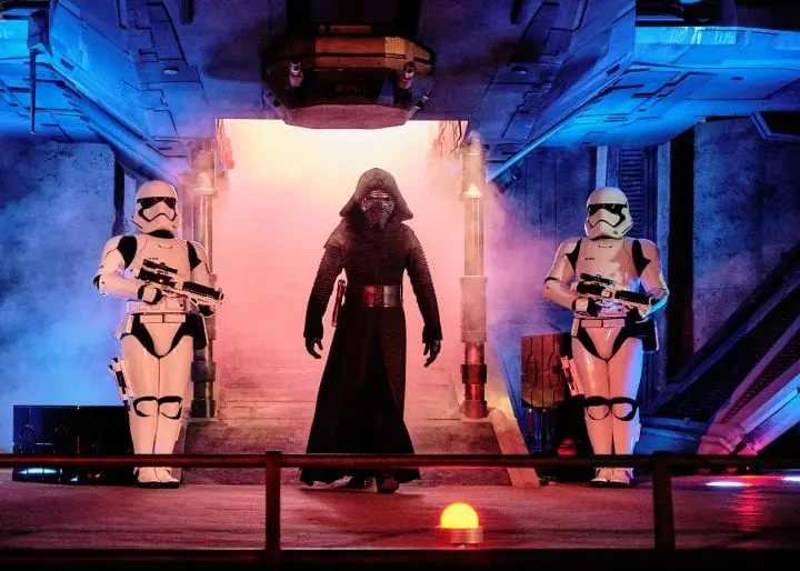 Disney's Star Wars Galaxy's Edge : An Evening on Batuu - Kylo Ren Enters