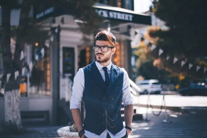 Choosing Eyeglasses to Compliment Your Beard