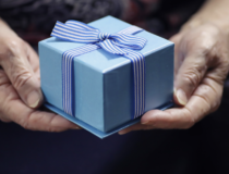 10 Thoughtful Gift Ideas for Grandparents with Limited Mobility