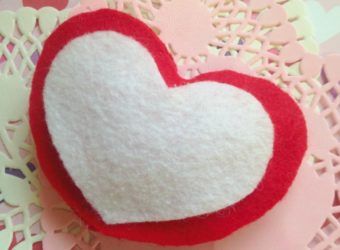 No Sew Valentine’s Day Puffy Felt Heart 5