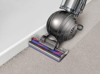 Best Buy Dyson Cinetic Edge cleaning