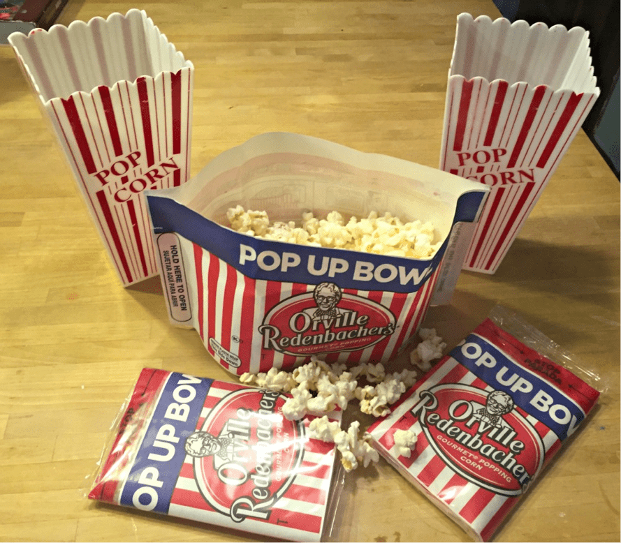 5 Tips for Hosting the Perfect Backyard Movie Night #PopcornPartyTime