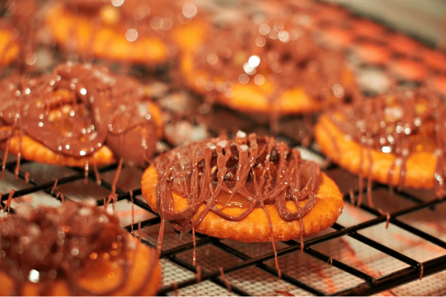 Sea Salt Turtle (Caramel & Chocolate) Ritz Crackers