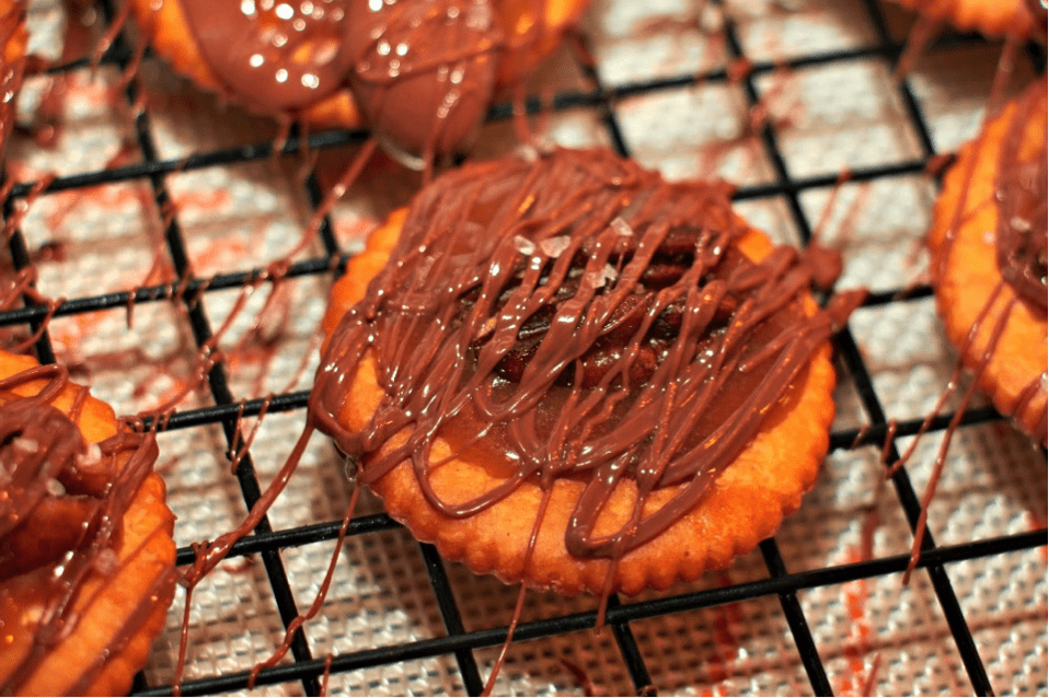 Sea Salt Turtle (Caramel & Chocolate) Ritz Crackers