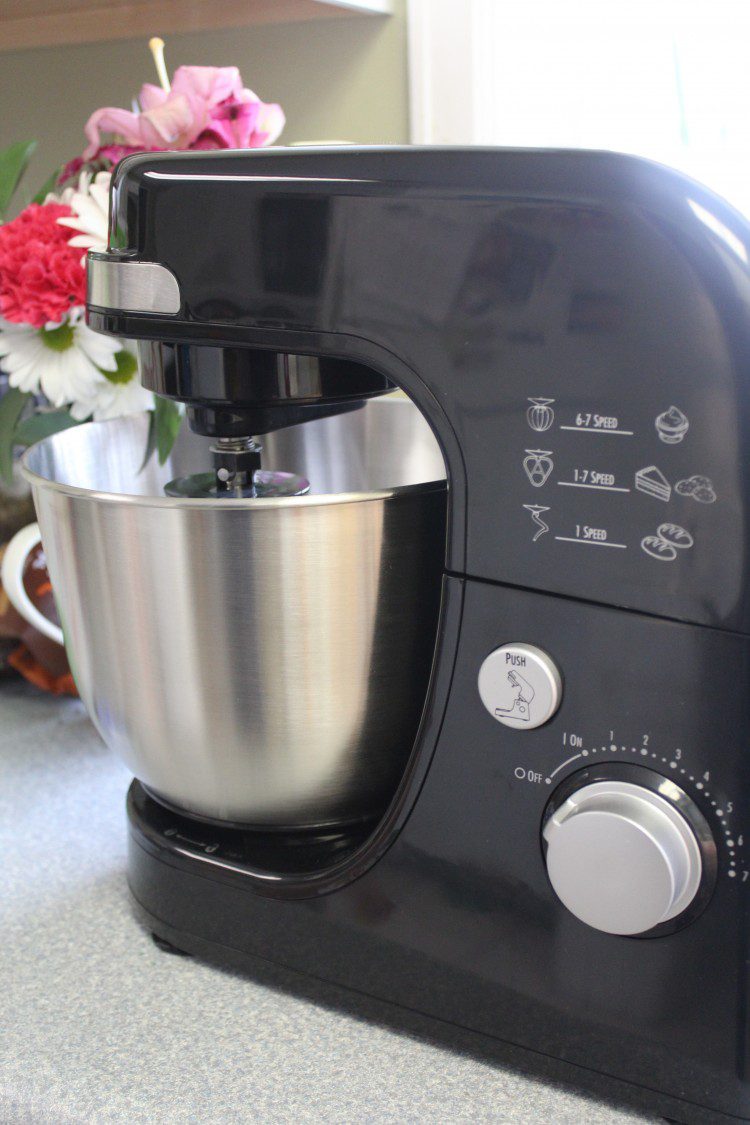 It was easy to make my DIY sugar scrub with my Hamilton Beach mixer.