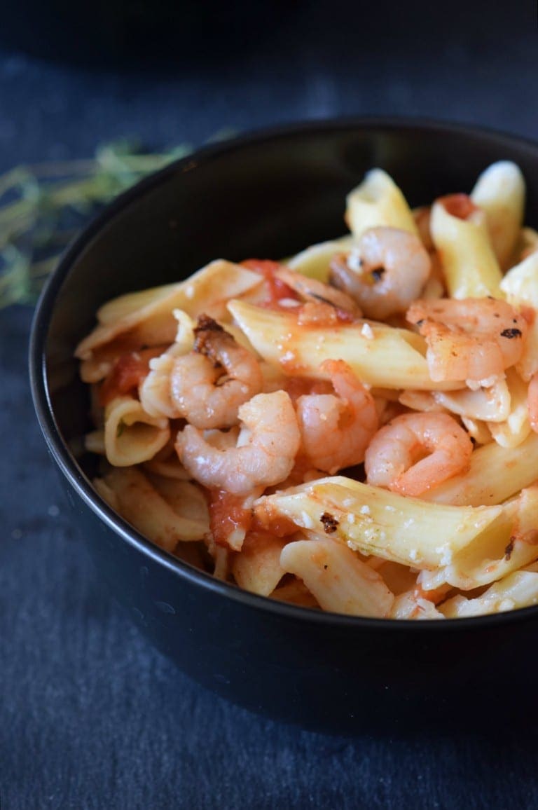 This Garlic Shrimp Tomato Pasta Recipe