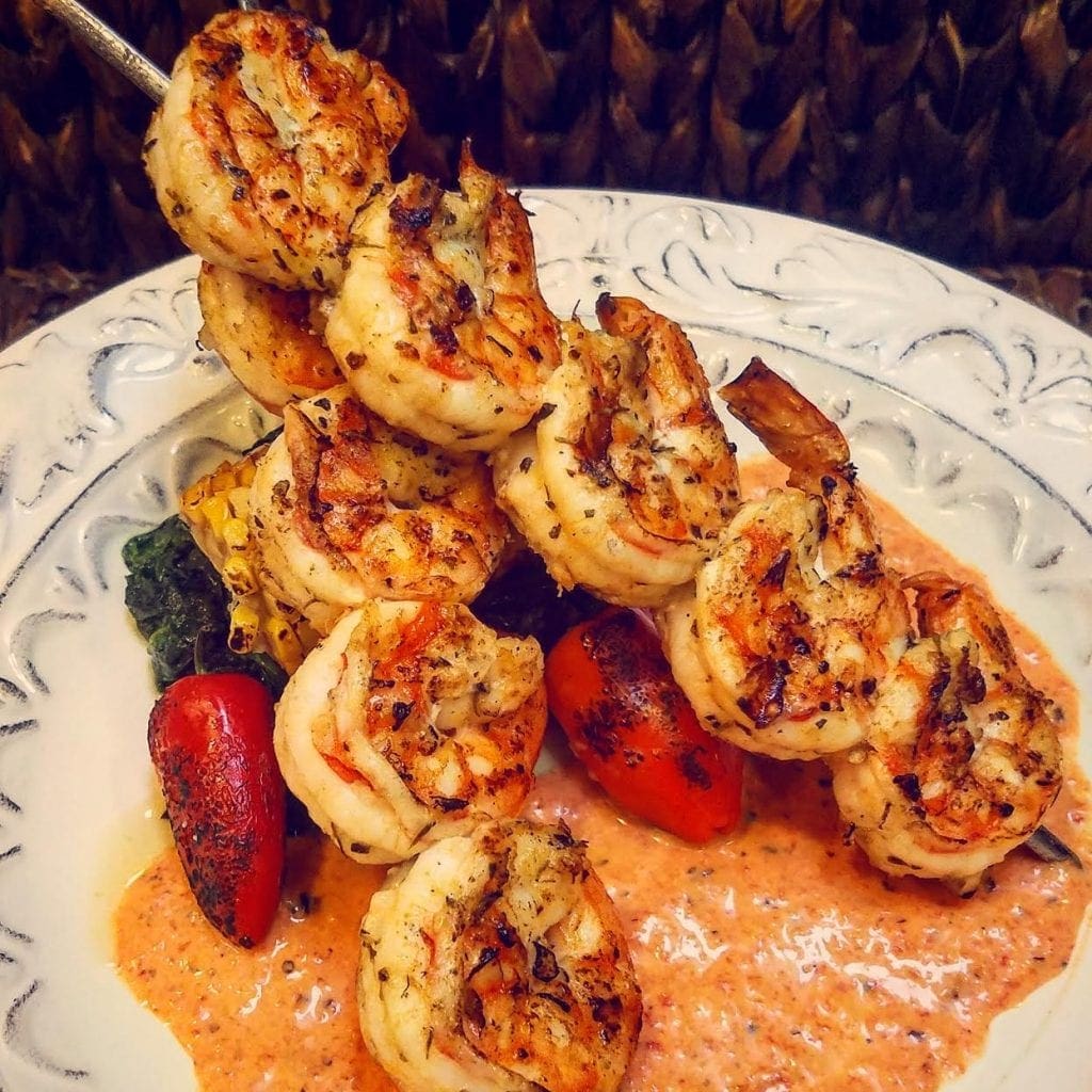 Grilled Garlic Shrimp Recipe with Roasted Red Pepper Aioli