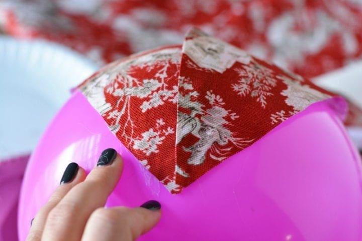 Easy DIY Giant Fabric Ornaments #WaverlyInspirations #InAWaverlyWorld