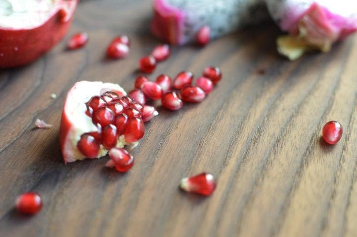 Pomegranate and Dragon Fruit Smoothie Bowl Recipe