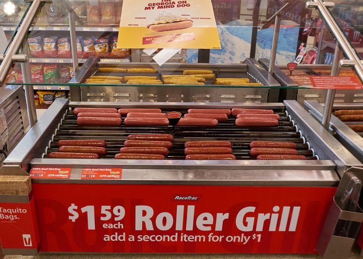 5 Ways to Build the Perfect Hotdog RaceTrac Dogtoberfest
