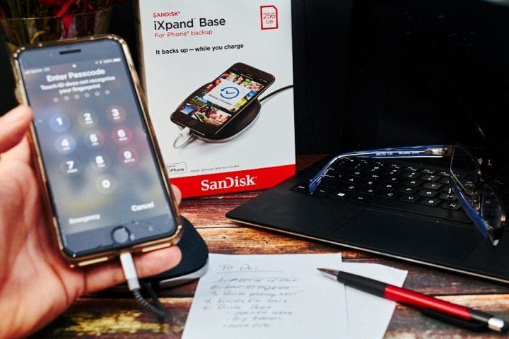 SanDisk iXpand BaseTech Gift Pick: Make Life Easier with the SanDisk iXpand Base #iXpandBase #BackupAndCharge