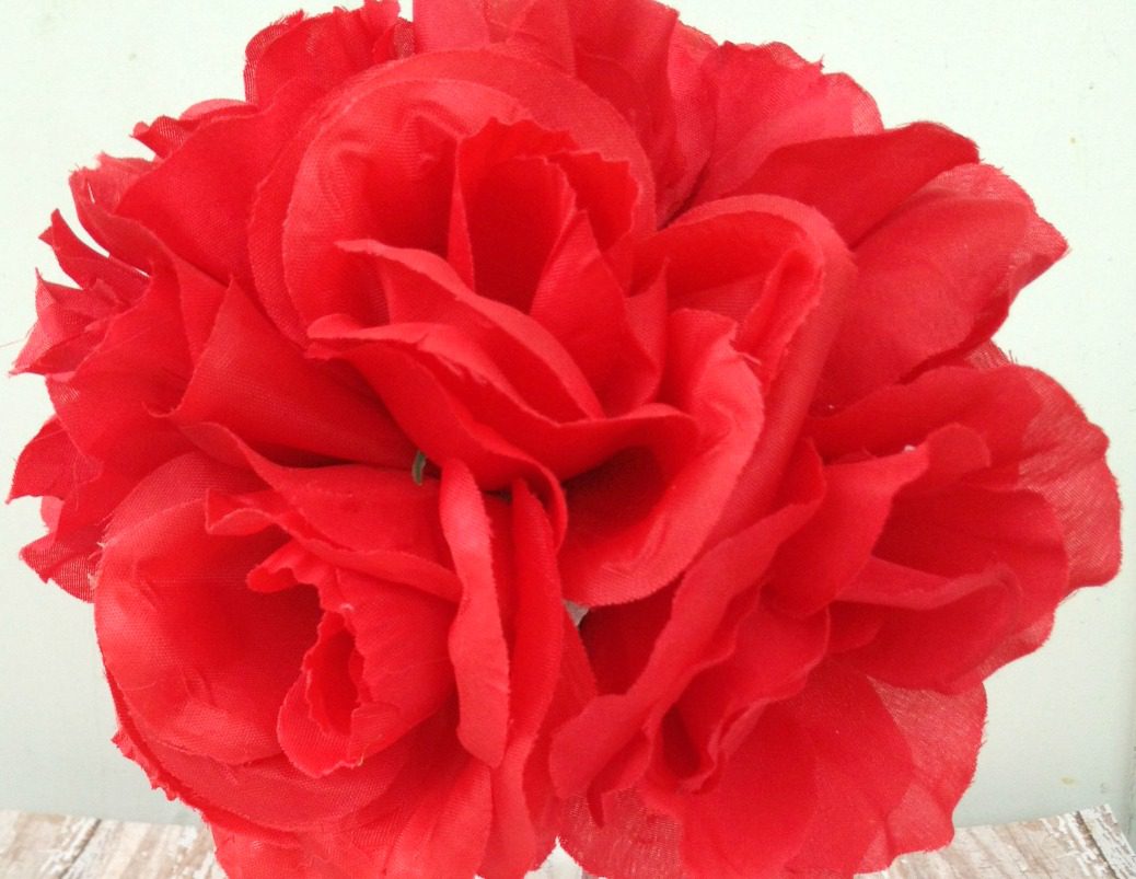 DIY Valentine’s Day Red Roses Centerpiece