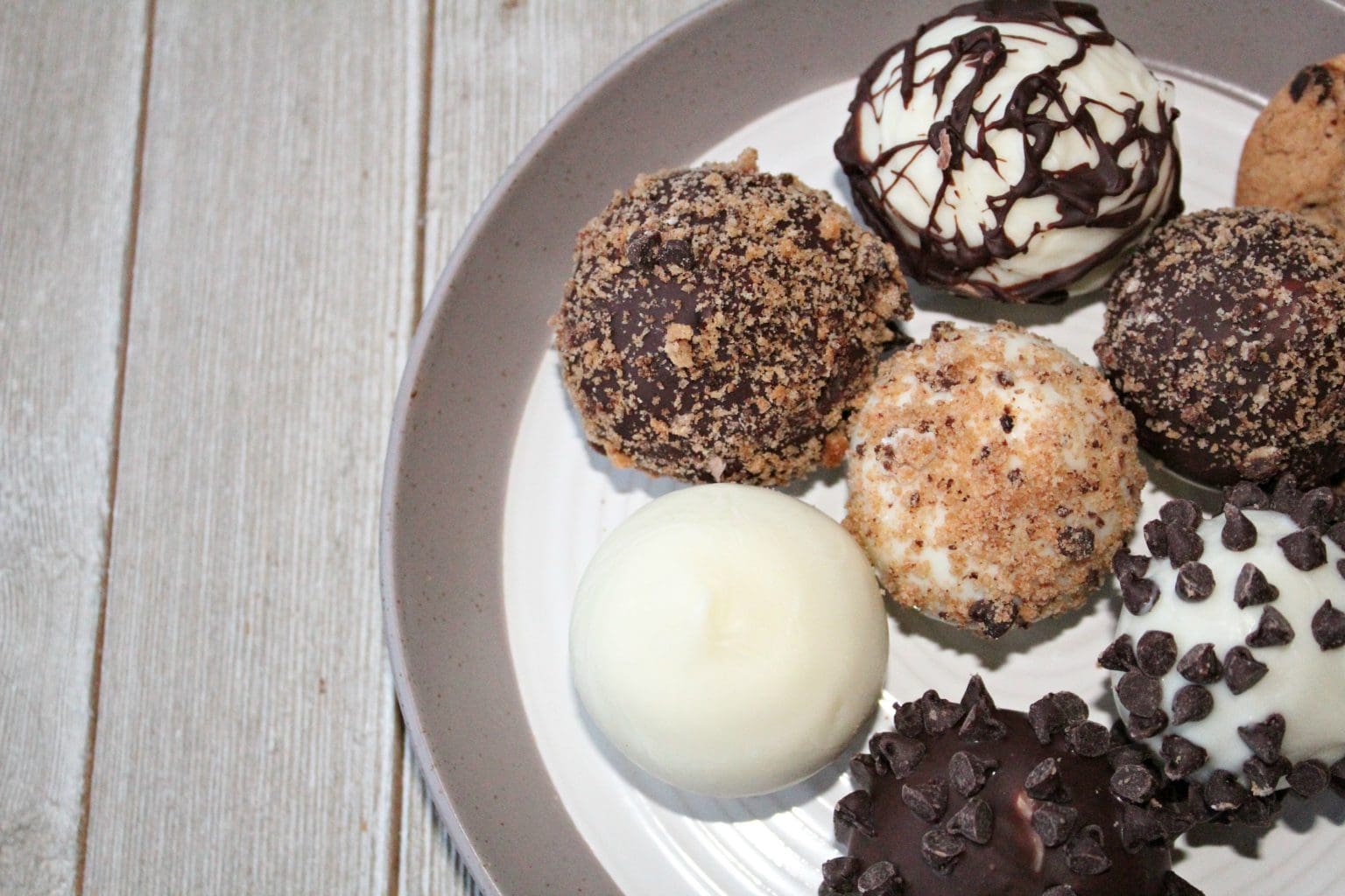 Cookies and Cream Cake Pop Balls Dessert Recipe Divine Lifestyle