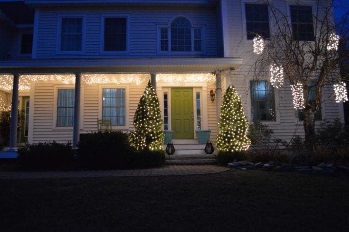 Gorgeous Twinking Holiday Porch Lights Tutorial