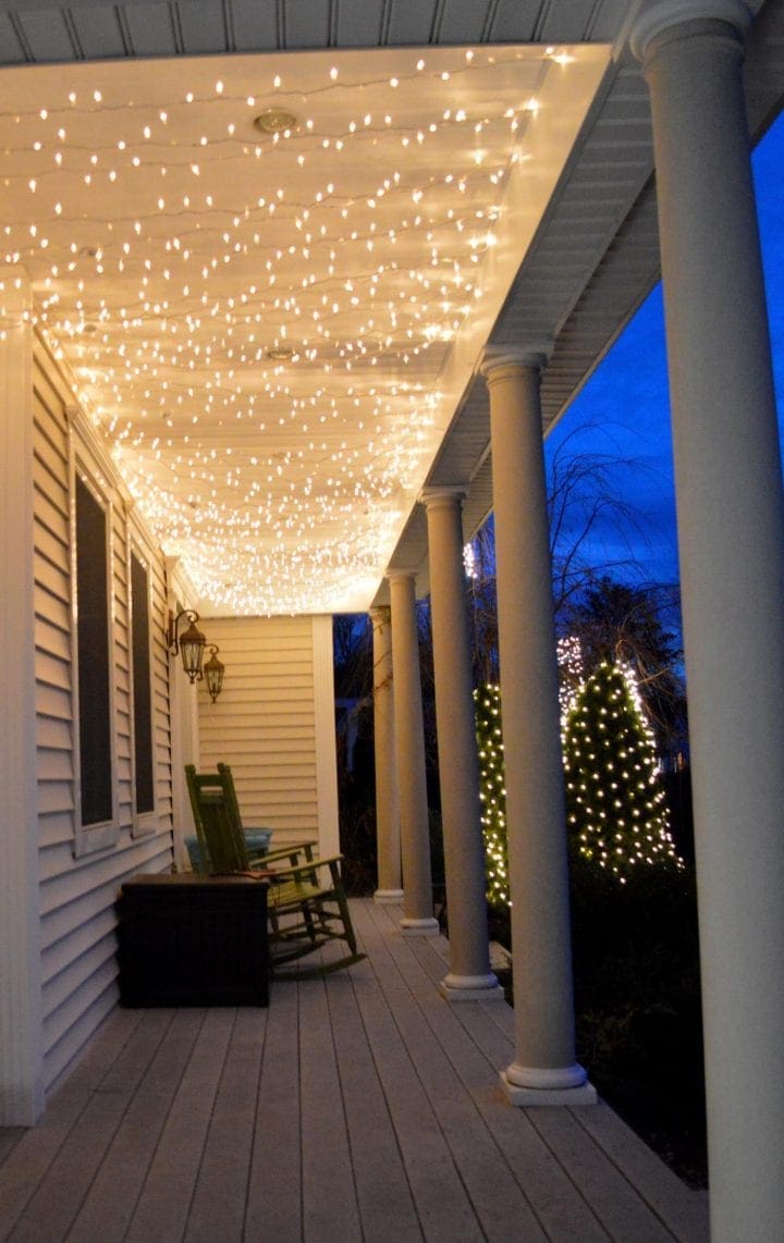 Gorgeous Twinking Holiday Porch Lights Tutorial