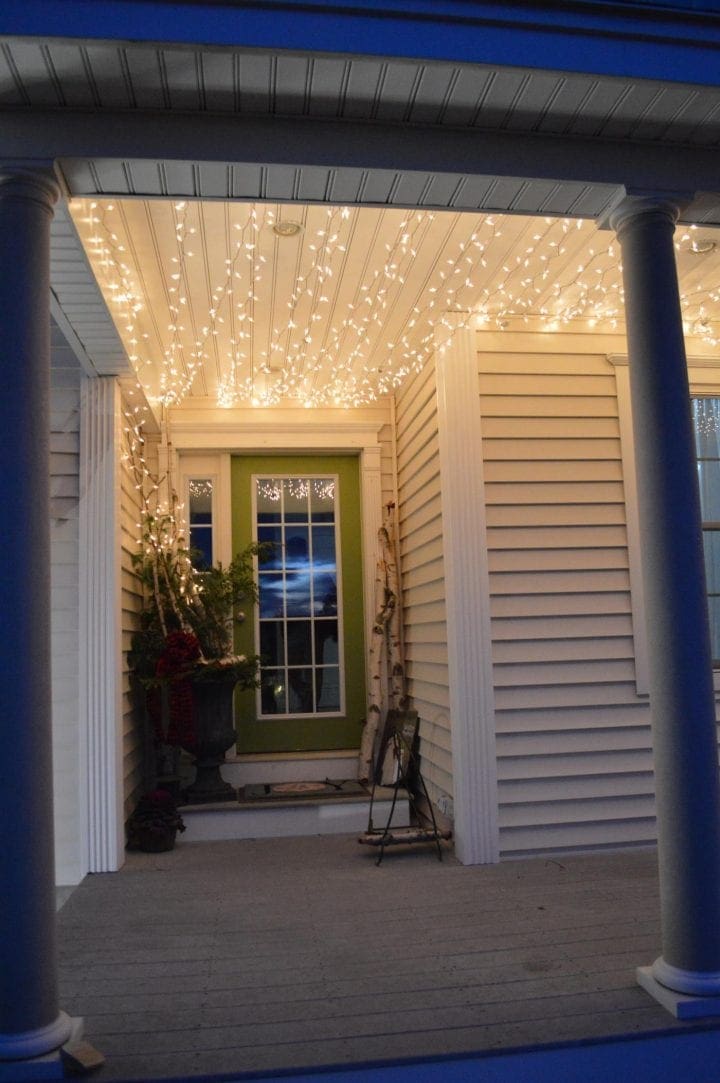 Gorgeous Twinking Holiday Porch Lights Tutorial