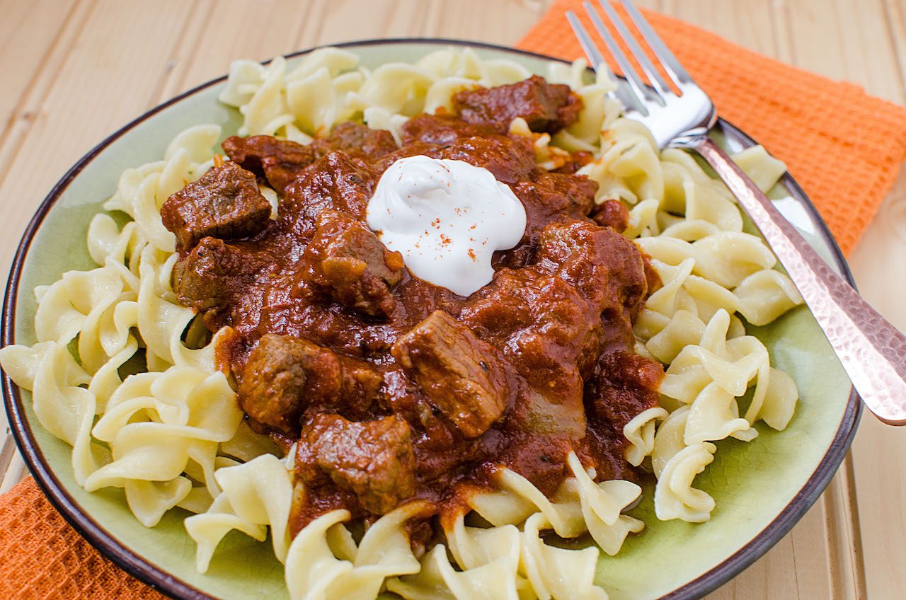 Easy Instant Pot Goulash Hungarian Style Dinner Divine Lifestyle easy-instant-pot-goulash-hungarian-style-dinner-divine-lifestyle