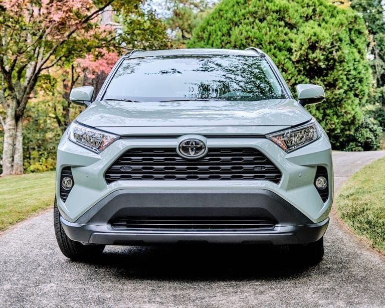 2019 Toyota RAV4 Midsize Midprice SUV Divine Lifestyle