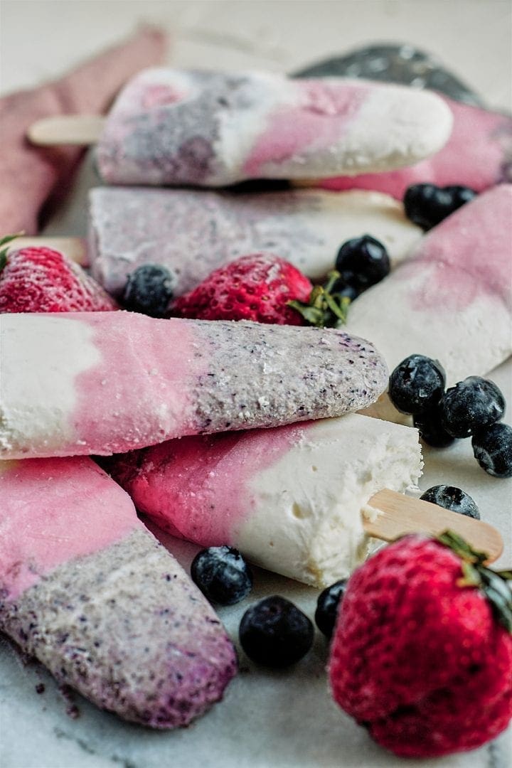 Creamy Frozen Berry Popsicle Recipe