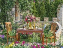4 ways to create a garden perfect for outdoor entertaining