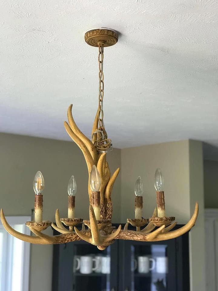 Chalk Paint Upcycle Antler Chandelier DIY