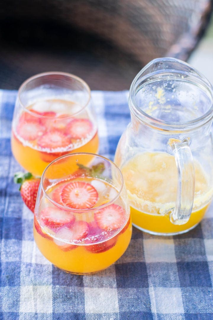 How to Make Strawberry Mango Lemonade