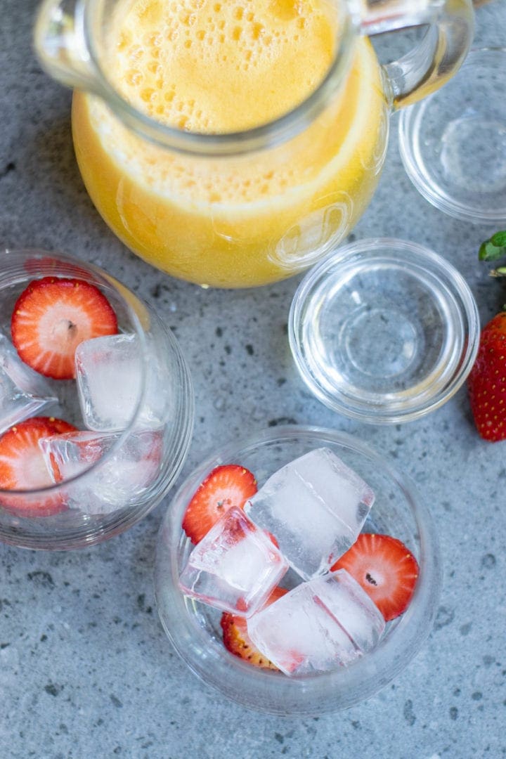 How to Make Strawberry Mango Lemonade