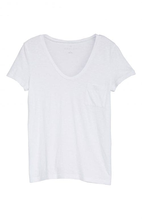 Simple and Chic: The Perfect Womens White Tee
