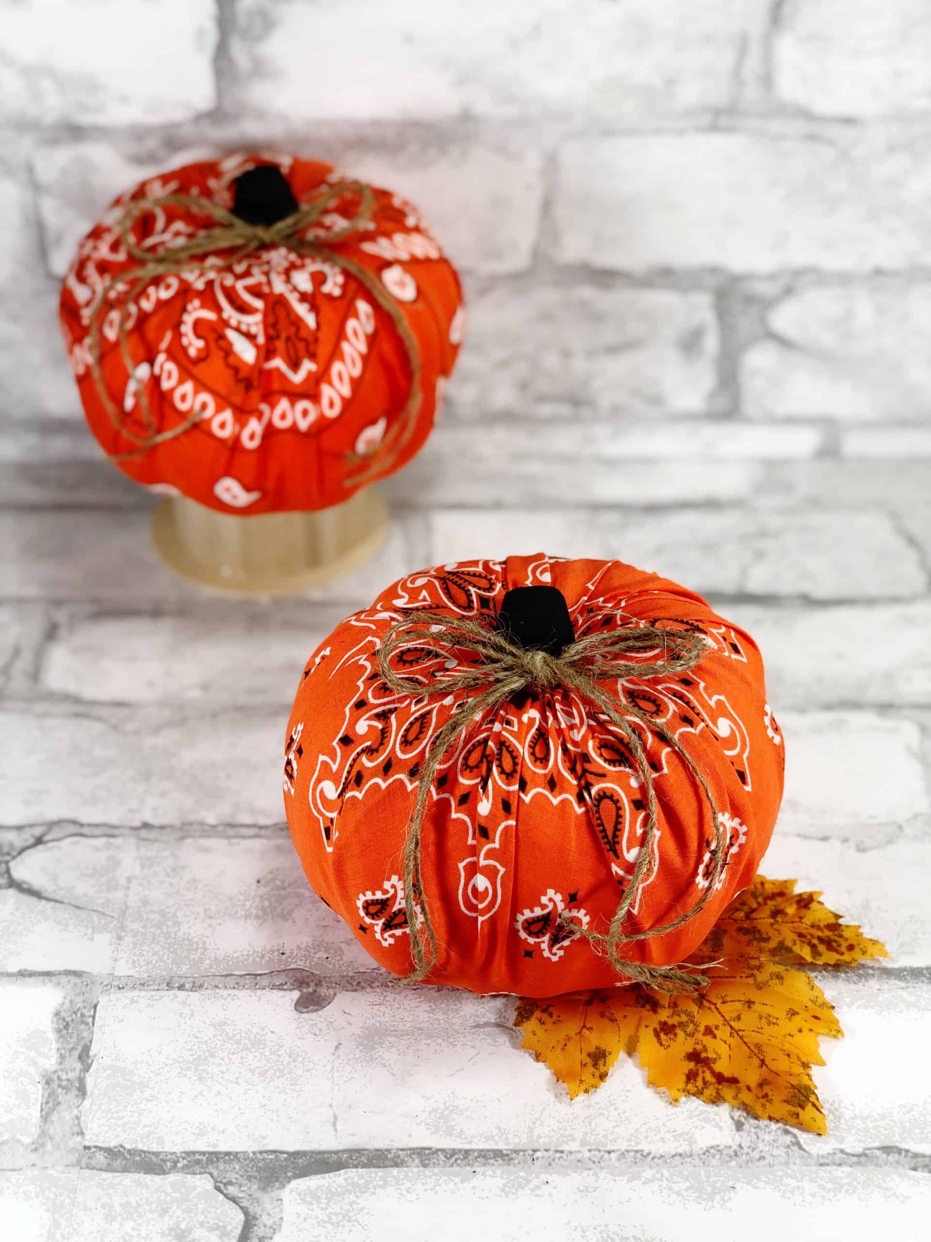 How to Make Cloth Pumpkins Tutorial - Rustic Bandana Pumpkins Halloween Craft