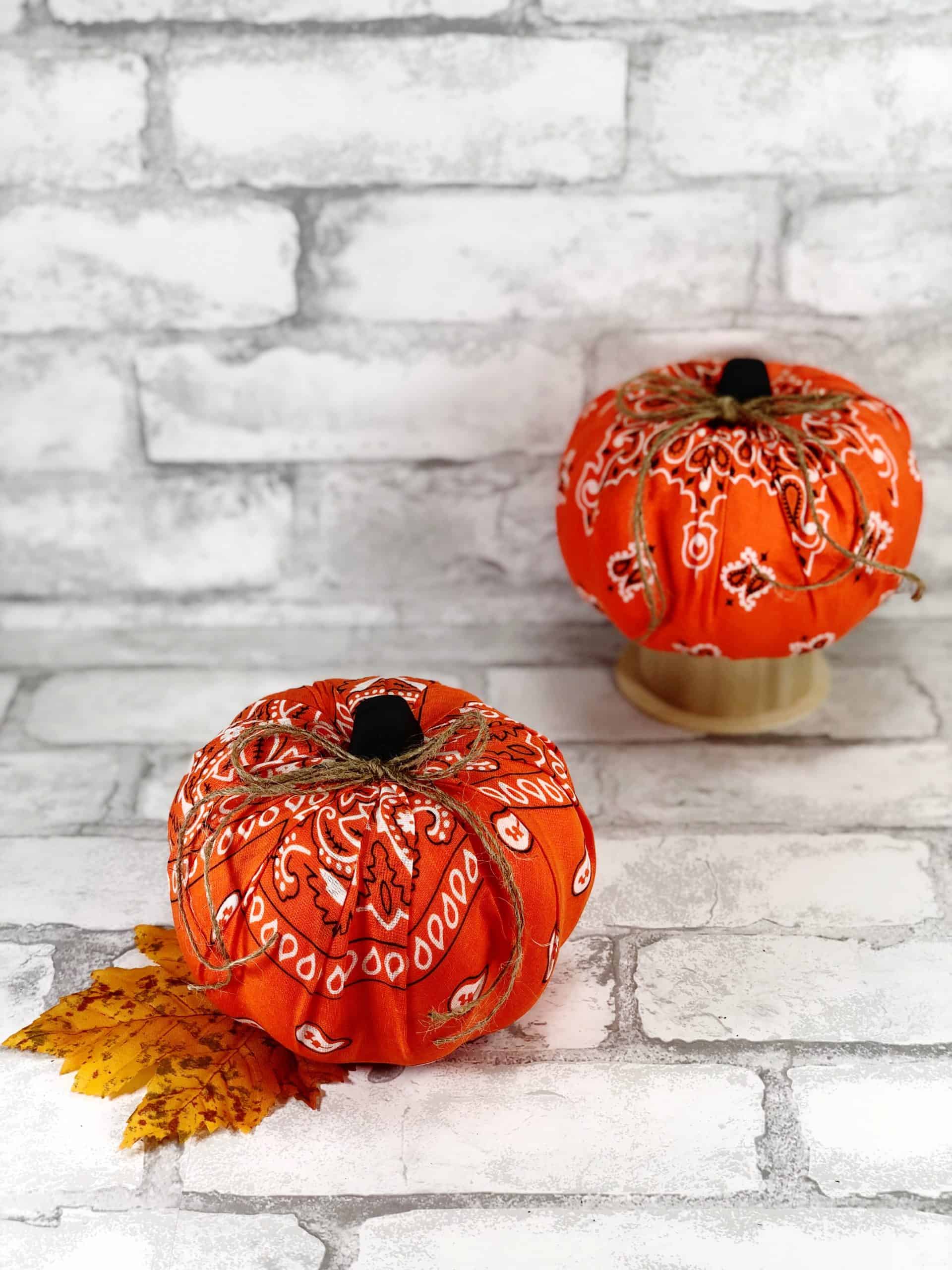 How to Make Cloth Pumpkins Tutorial - Rustic Bandana Pumpkins Halloween Craft