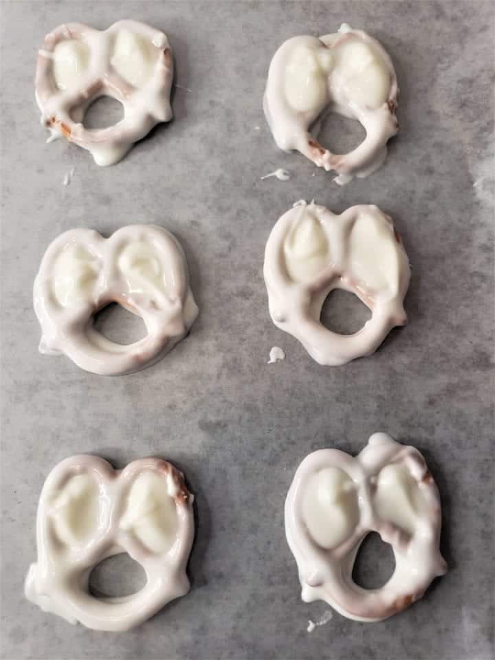 Ghost White Chocolate Dipped Pretzels Halloween
