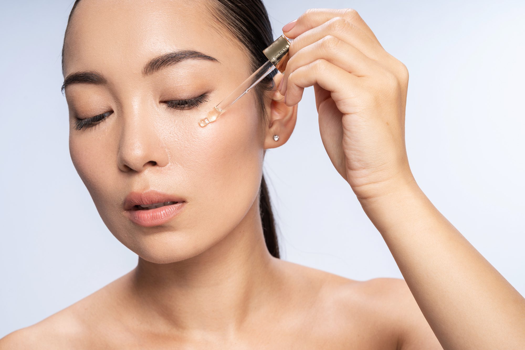 Everything You Need To Know About Face Oil And Moisturizers