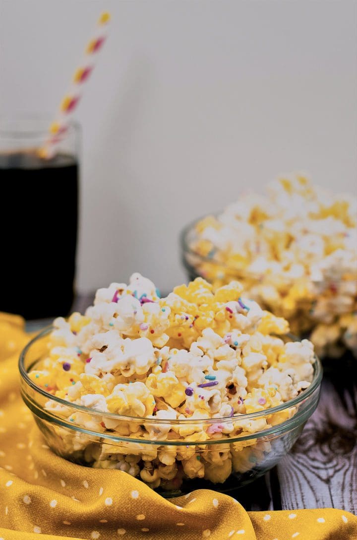 Instant Pop popcorn drizzled with chocolate