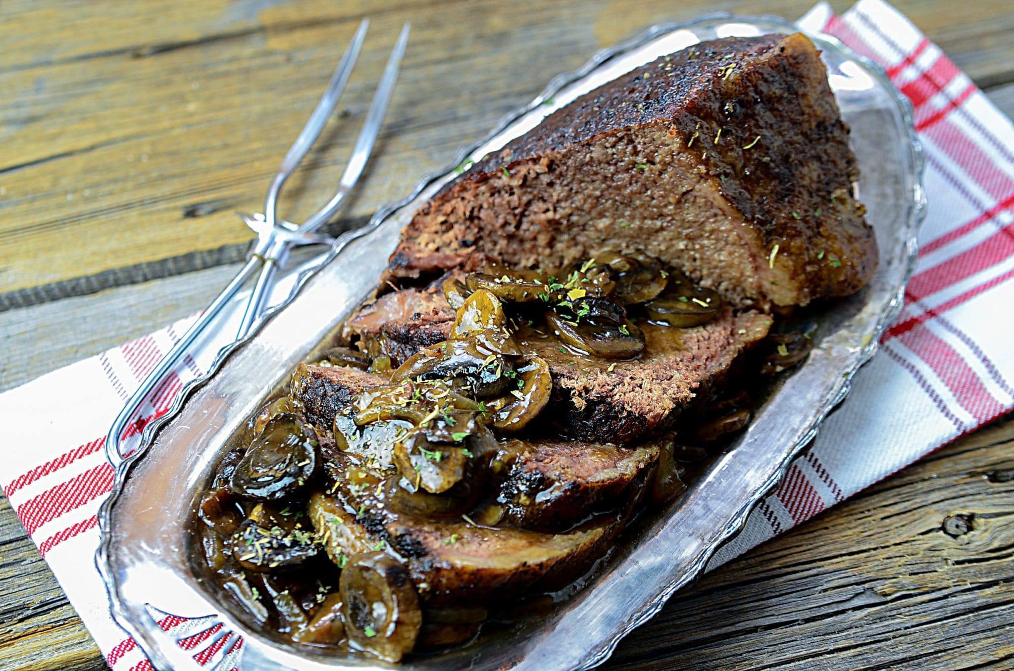 Slow Cooker Pot Roast with Au Jus Gravy