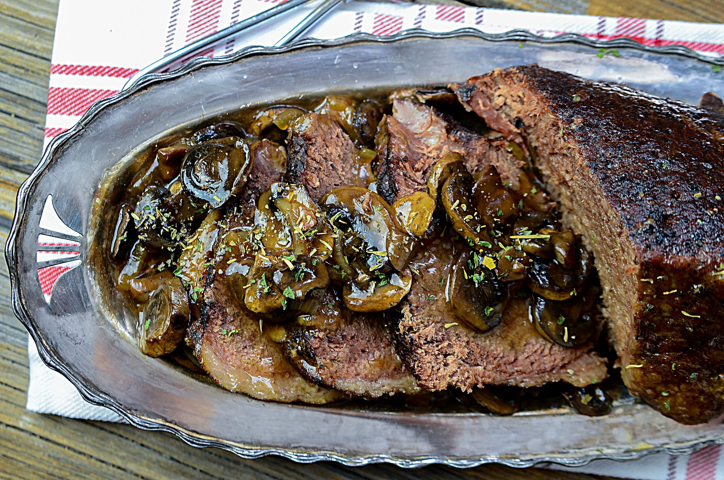 roast with mushrooms