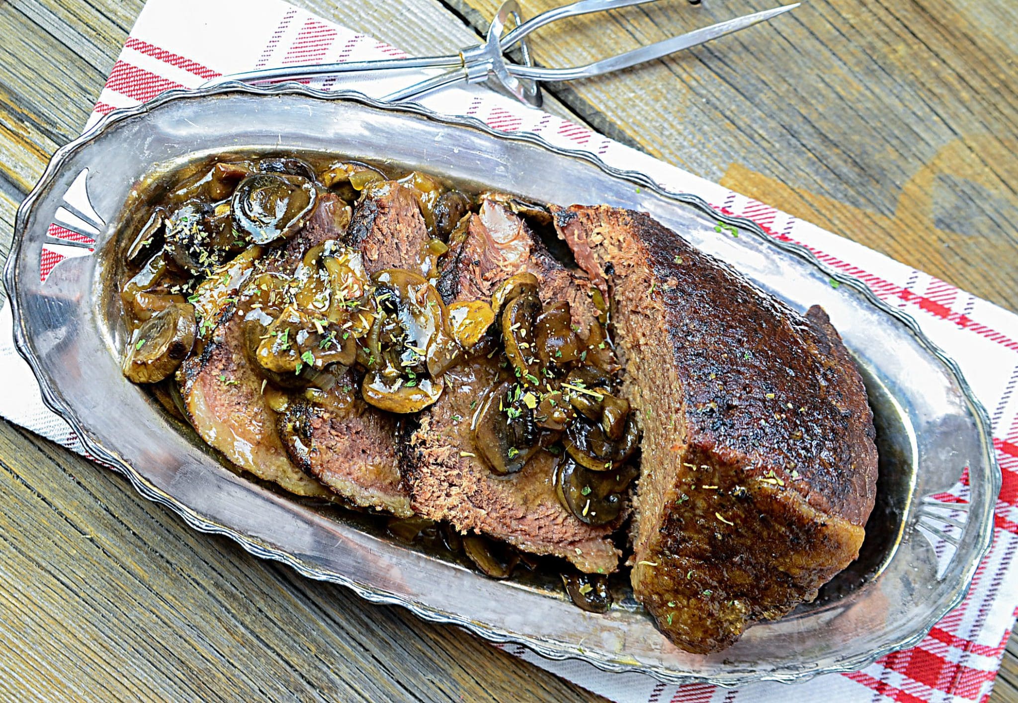 Slow Cooker Pot Roast with Au Jus Gravy