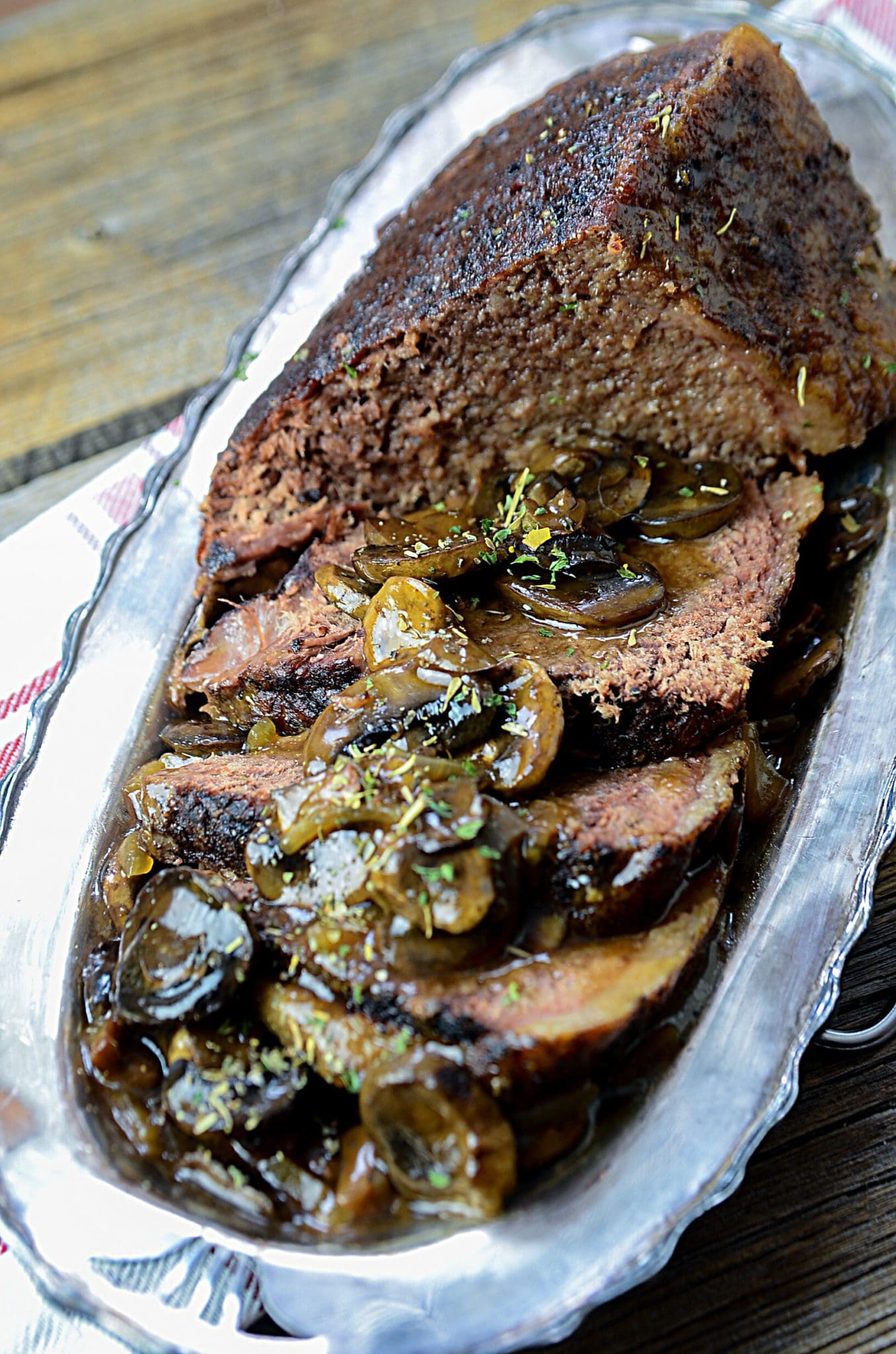 Slow Cooker Pot Roast with Au Jus Gravy