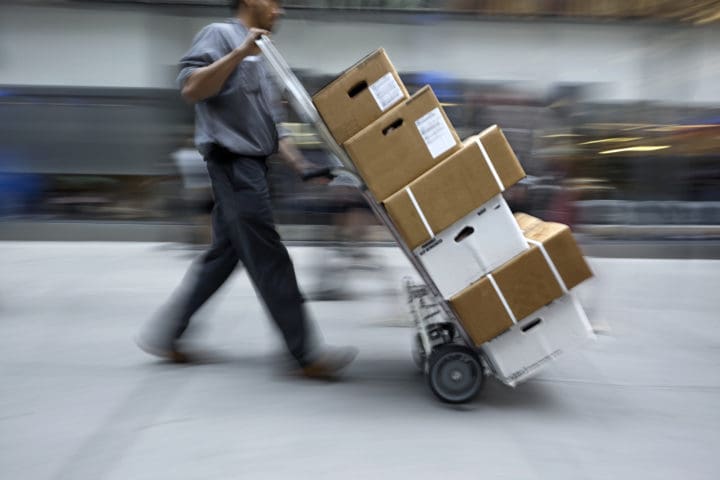 Cigarette Hassle-Free Delivery: Navigating the World of Same-Day and Express Option