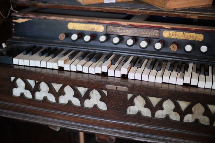 Echoes of the Past: How to Find Vintage Pianos in Your Neighborhood