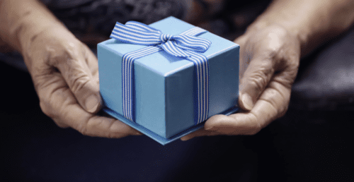 10 Thoughtful Gift Ideas for Grandparents with Limited Mobility