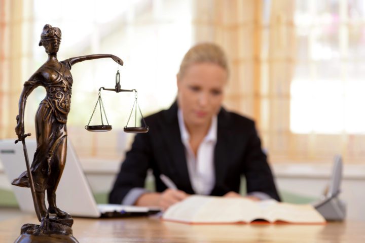 How a Criminal Defense Lawyer Can Protect Your Rights