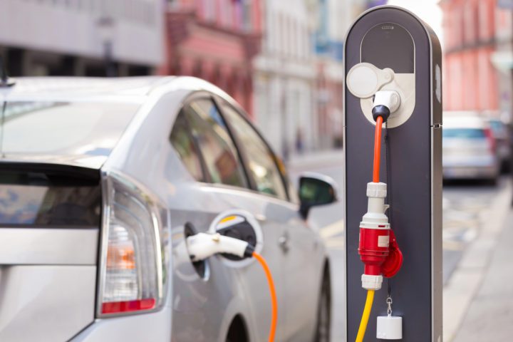 Is It Worth Getting an Electric Car in 2026? Pros, Cons & Costs Explained